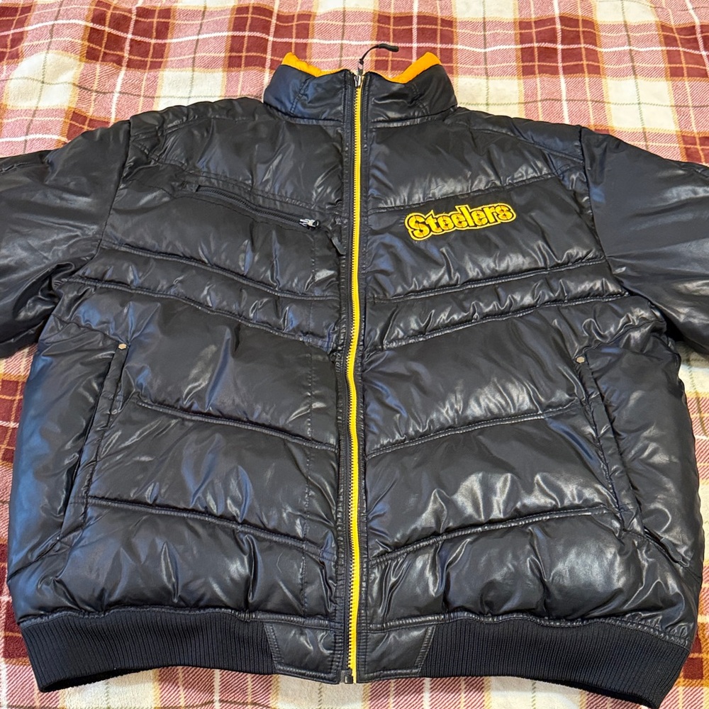 NFL Pittsburgh Steelers Black and Yellow Puffer Jacket Men's XL Vintage Official